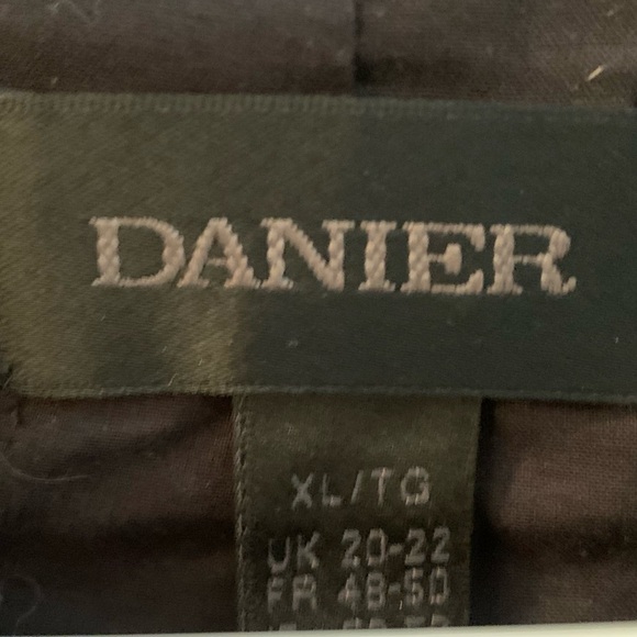 Danier Women's Brown Leather Jacket - Picture 5 of 6